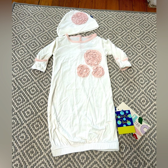 Kickee Infant Gown and Hat - Picture 1 of 1